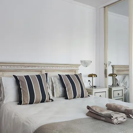 Jardines Del Puerto 2 Bed * 마르베야