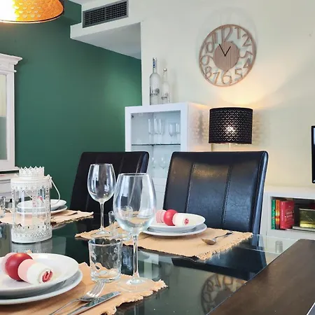 아파트 Jardines Del Puerto 2 Bed 마르베야